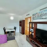 Skyline 12 2-Bedroom Apartment In Torre Lugano